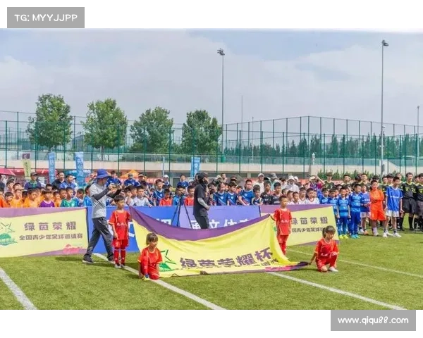 绿茵赛事激情燃烧球员拼搏梦想绽放球迷狂欢荣耀共享 绿茵赛事激情燃烧球员拼搏梦想绽放球迷狂欢荣耀共享