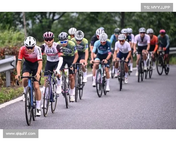 西宁环湖自行车赛盛大开幕骑手挑战高原展现体育精神魅力